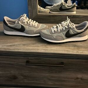 Nike Men’s Air Pegasus 83 Shoes